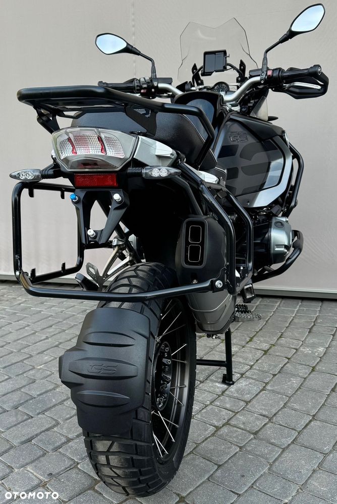 BMW R - 19