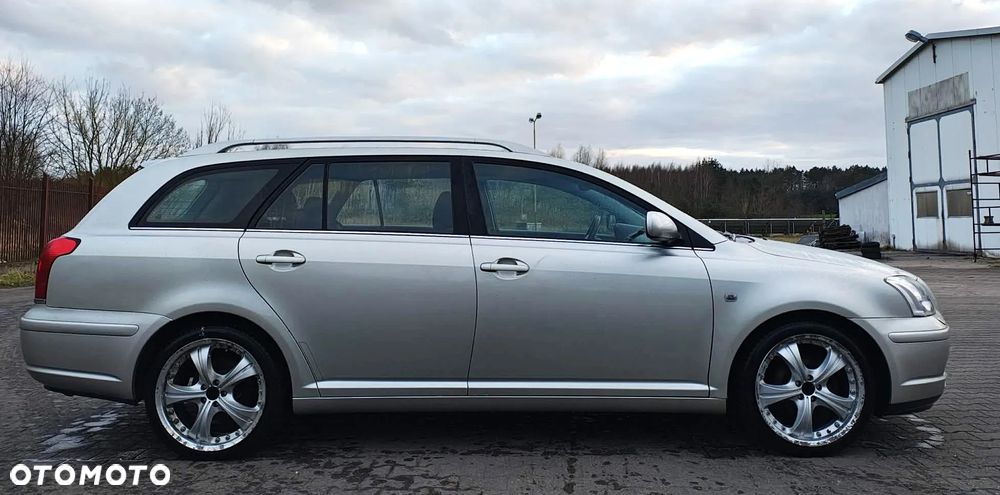 Toyota Avensis 1.8 VVT-i - 15