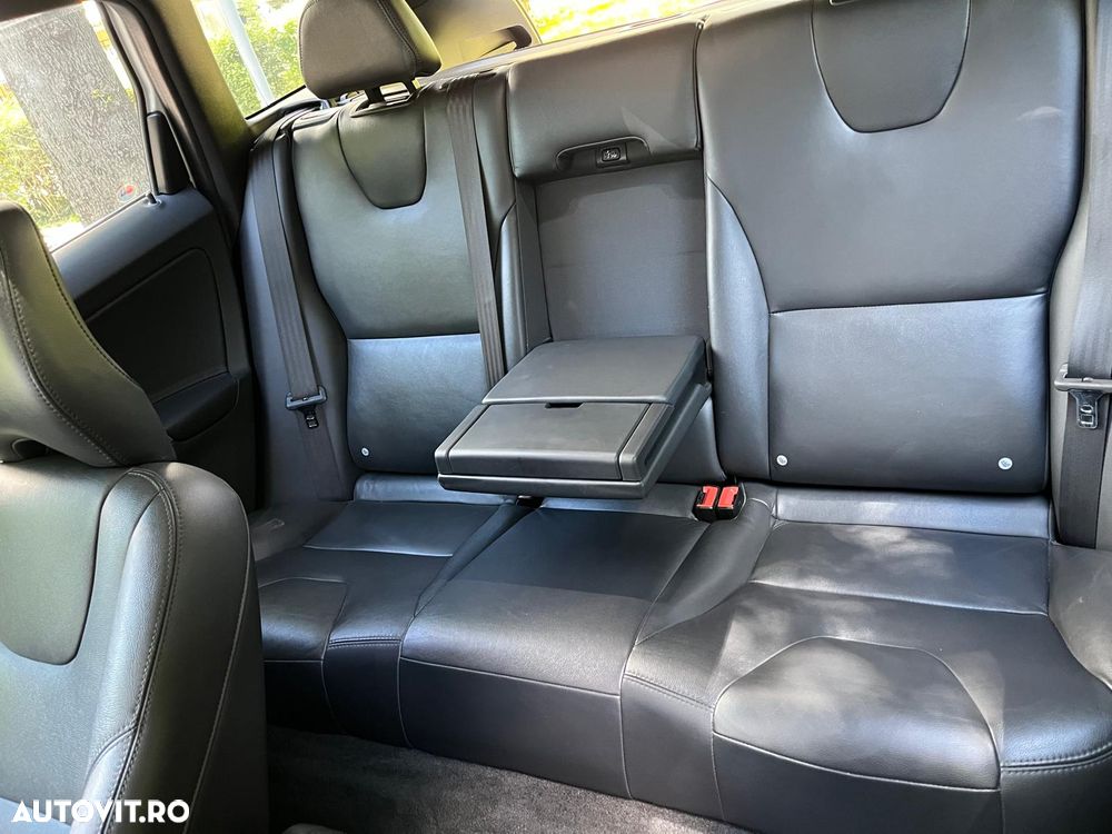 Volvo XC 60 D4 Geartronic Summum - 8
