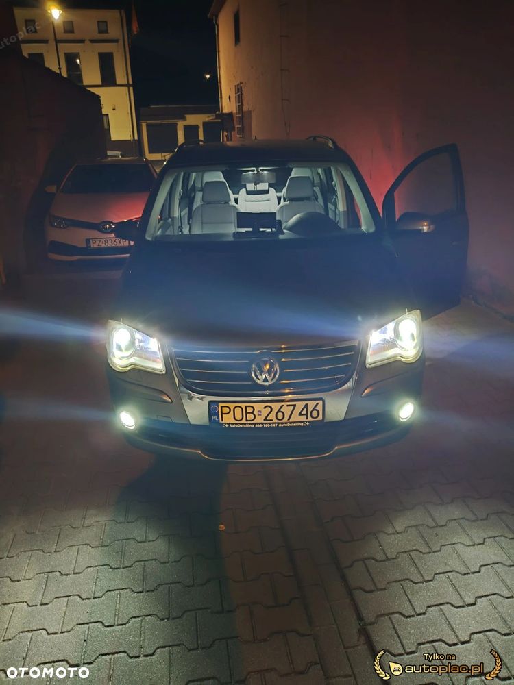 Volkswagen Touran - 1
