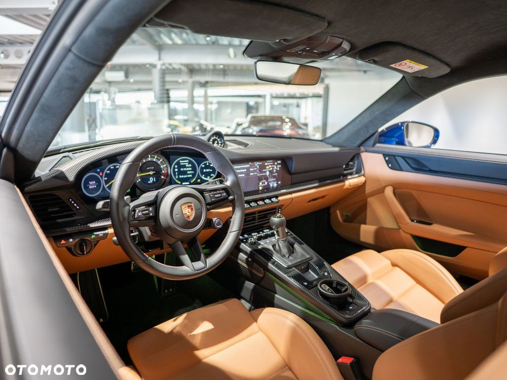 Porsche 911 GT3 Touring PDK - 28