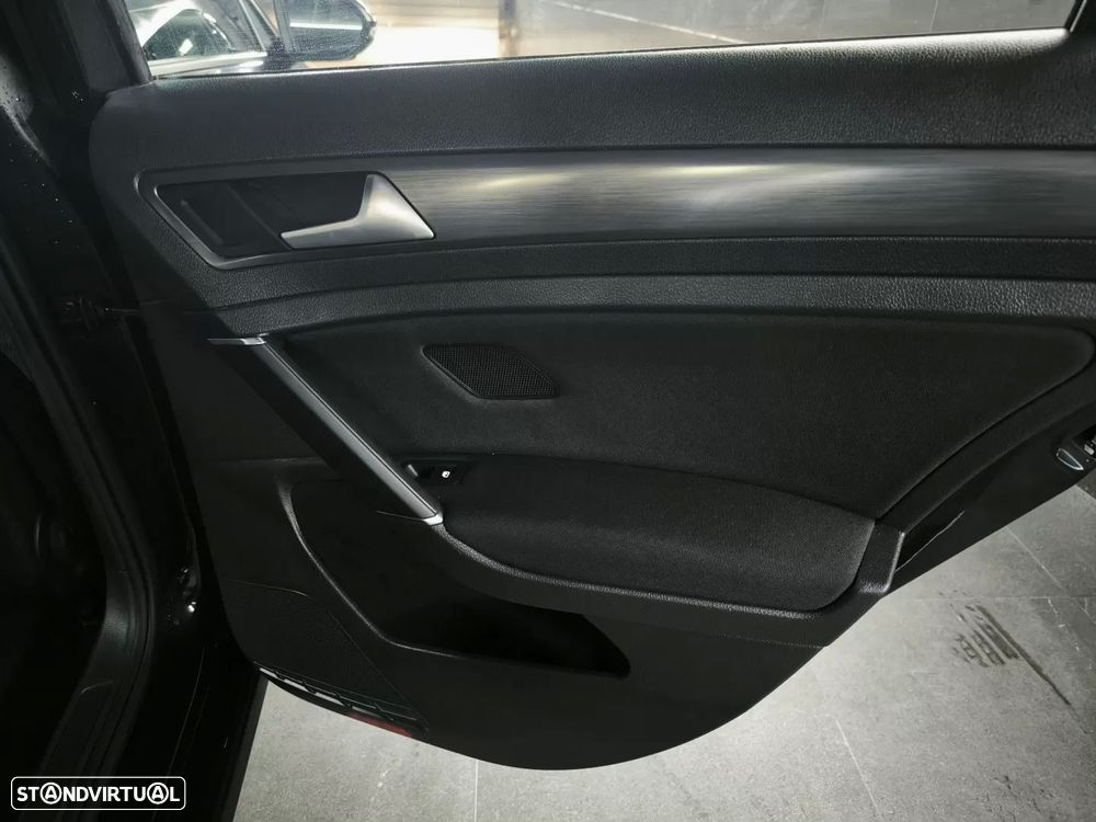 VW Golf Variant 1.6 TDi Confortline - 29