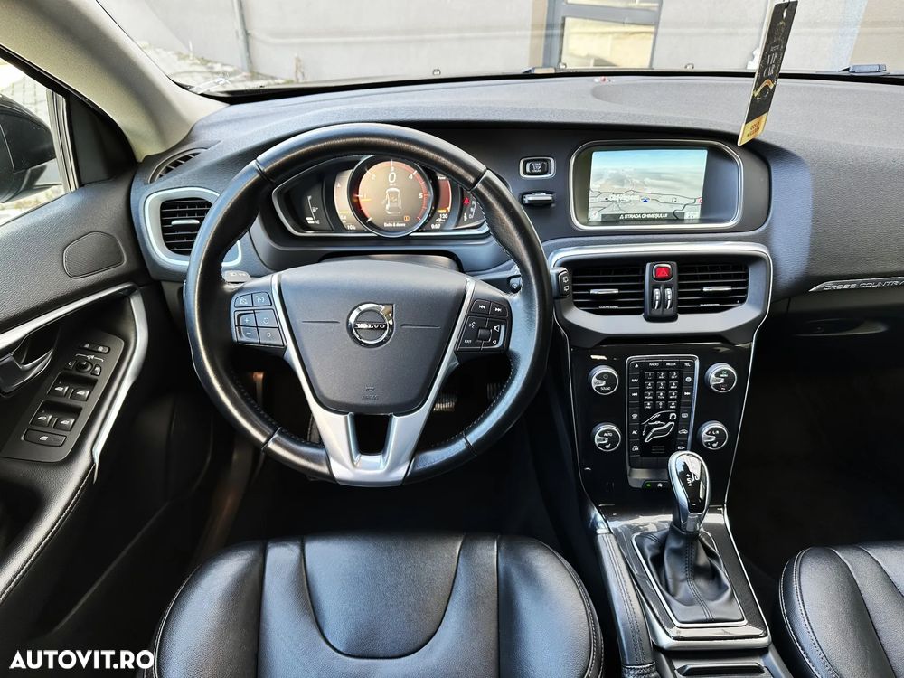 Volvo V40 D4 Geartronic Summum - 9