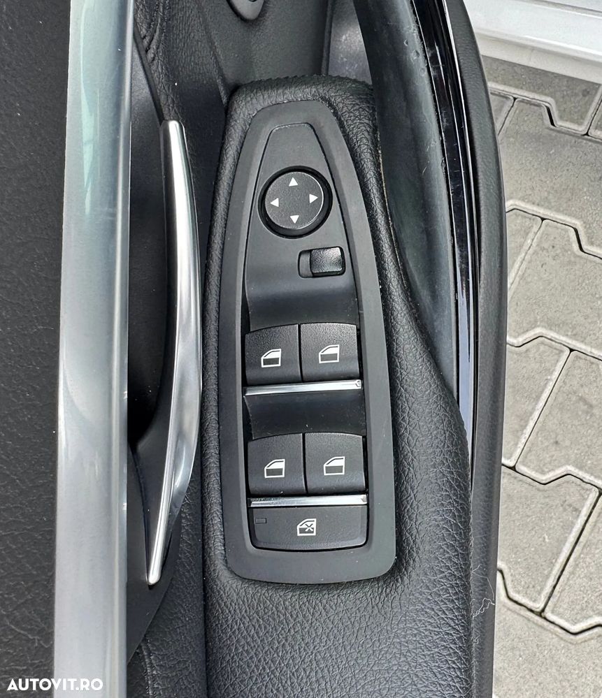 BMW Seria 3 318d Aut. Edition Luxury Line Purity - 32