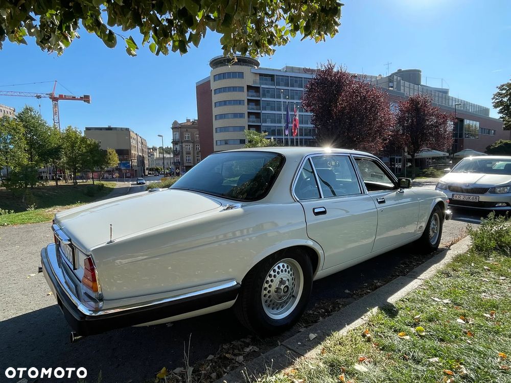 Jaguar XJ XJ12 5.3i - 18