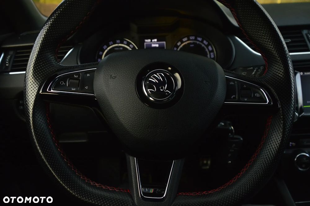 Skoda Octavia 2.0 TDI RS - 36