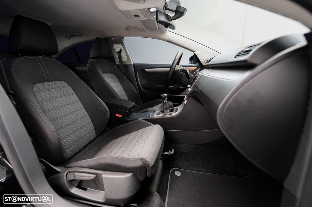 VW Passat CC 2.0 TDi BlueMotion - 4