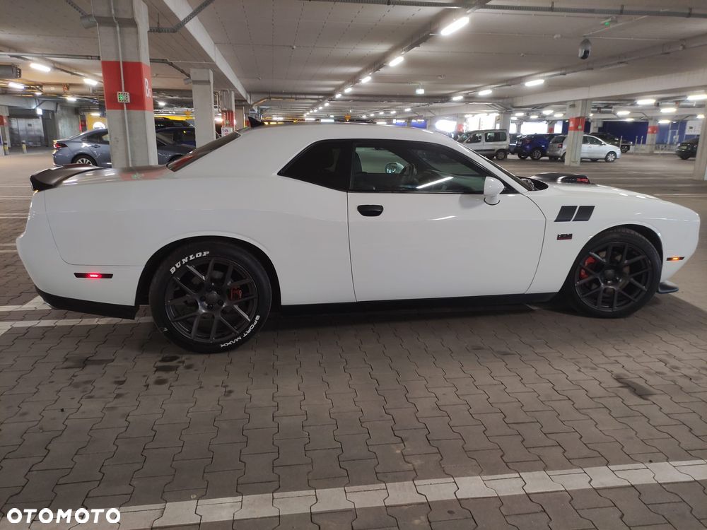 Dodge Challenger - 3