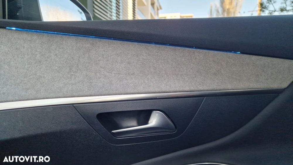 Peugeot 3008 PHEV 300 EAT8 4X4 GT - 29