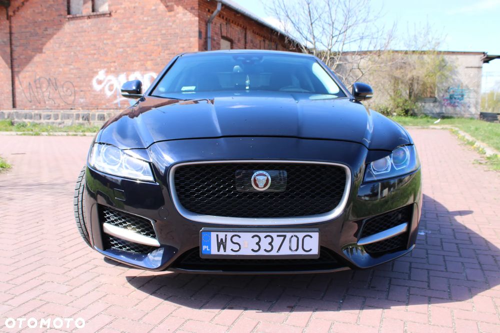 Jaguar XF 20d Prestige - 5
