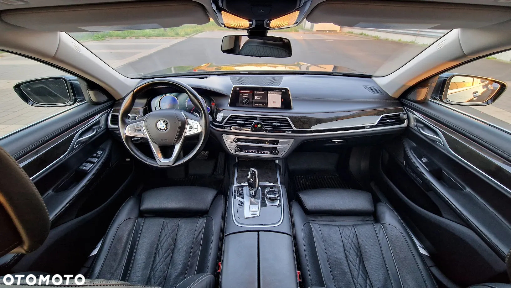 BMW Seria 7 750Li xDrive - 9