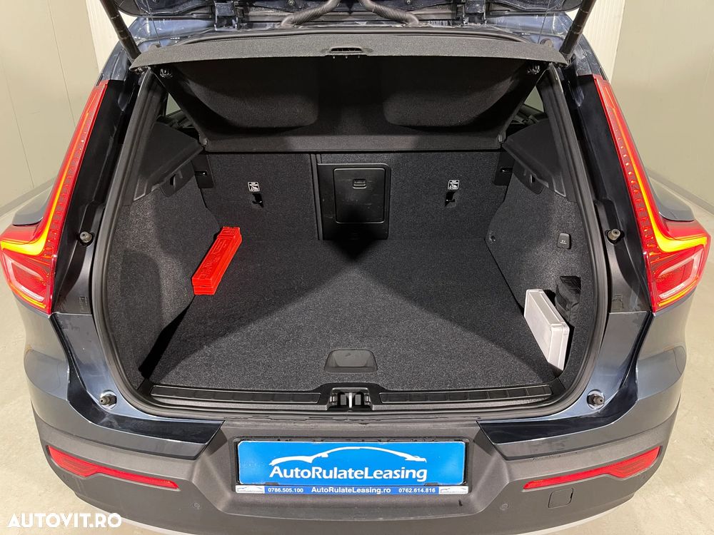 Volvo XC 40 B4 AT8 AWD Mild Hybrid Momentum Pro - 13