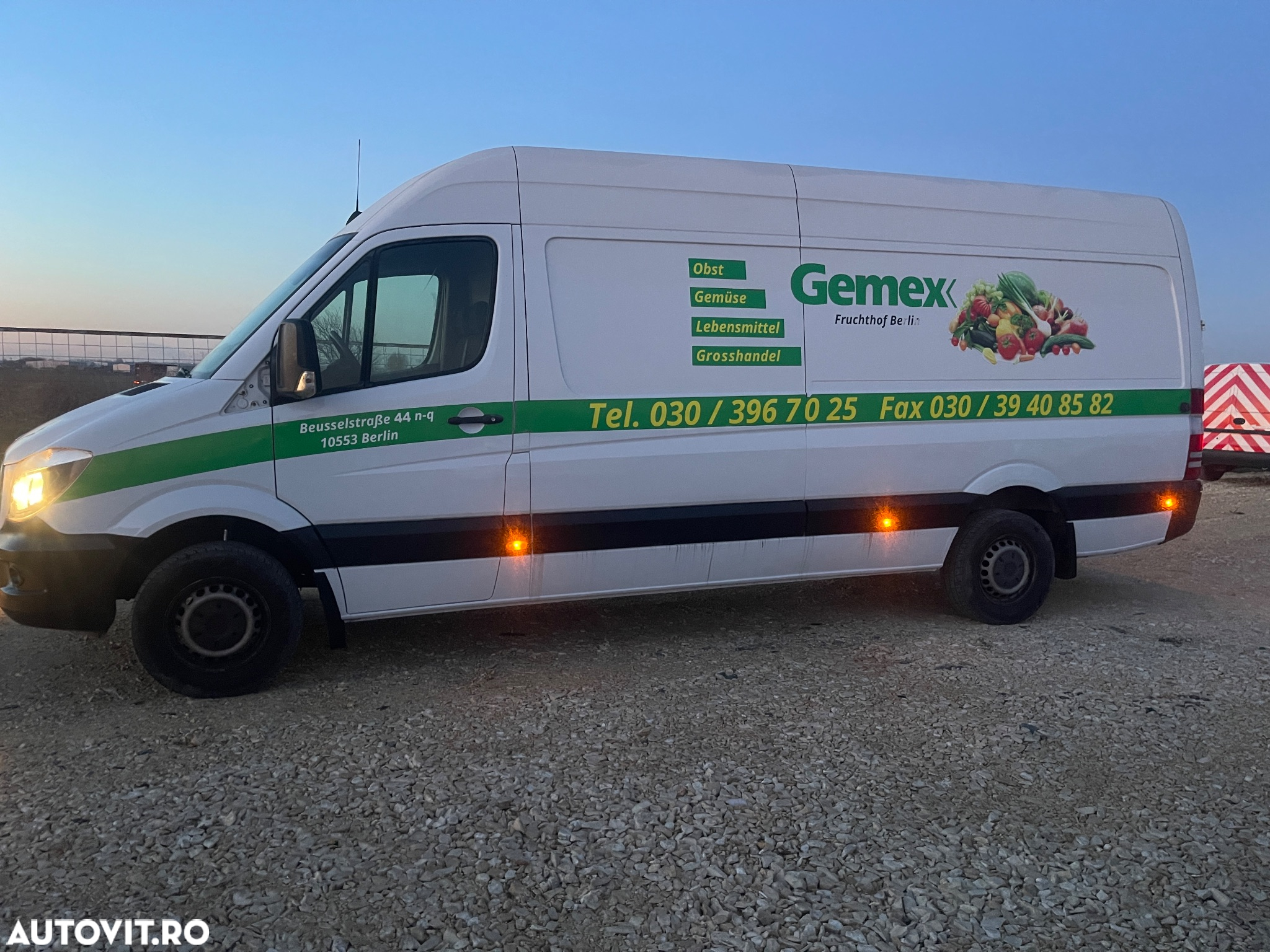 Mercedes-Benz Sprinter - 14