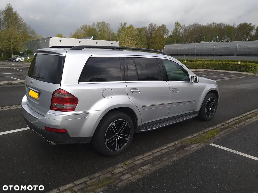 Mercedes-Benz GL 500 4Matic 7G-TRONIC - 10