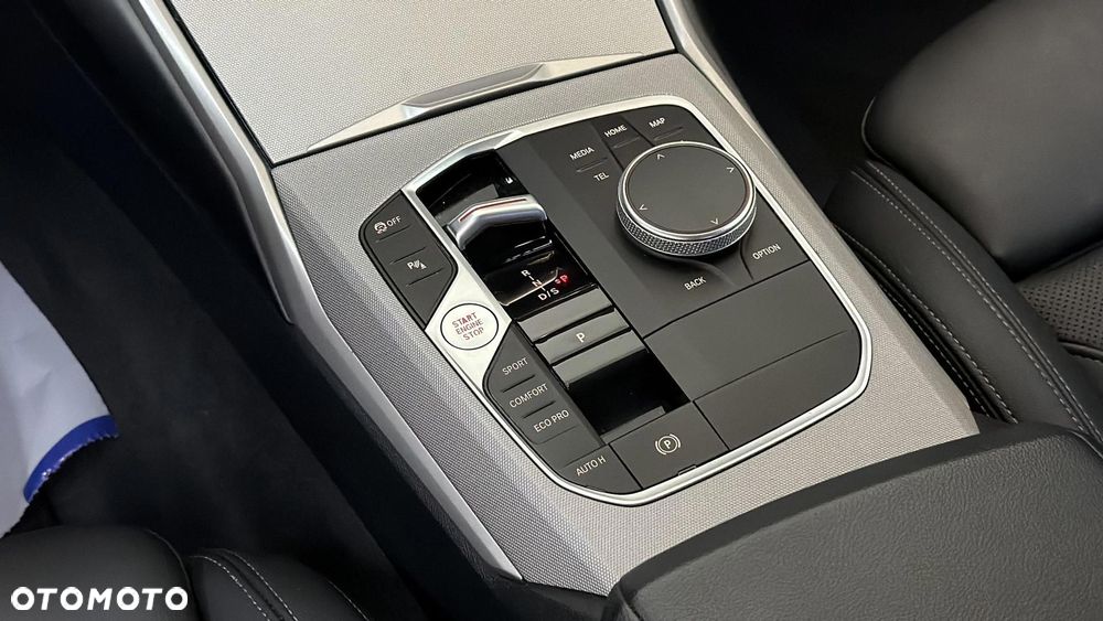 BMW Seria 3 318d mHEV - 16