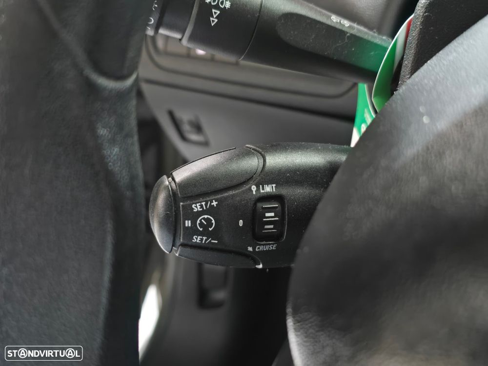 Peugeot 208 1.2 VTi Allure - 17