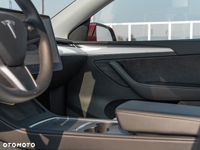 Tesla Y Model Long Range Dual Motor AWD - 33