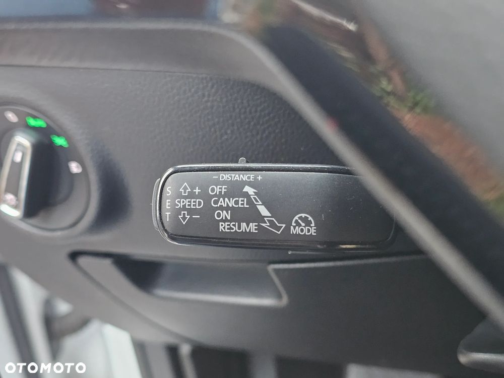 Skoda Superb 2.0 TDI DSG Premium Edition - 26