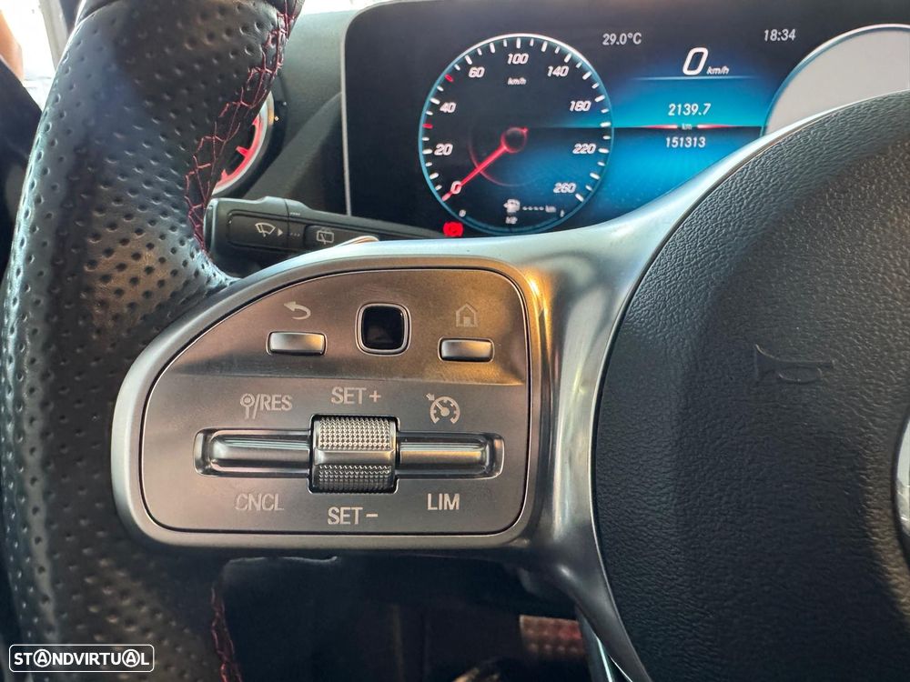 Mercedes-Benz GLA 200 d AMG Line - 28