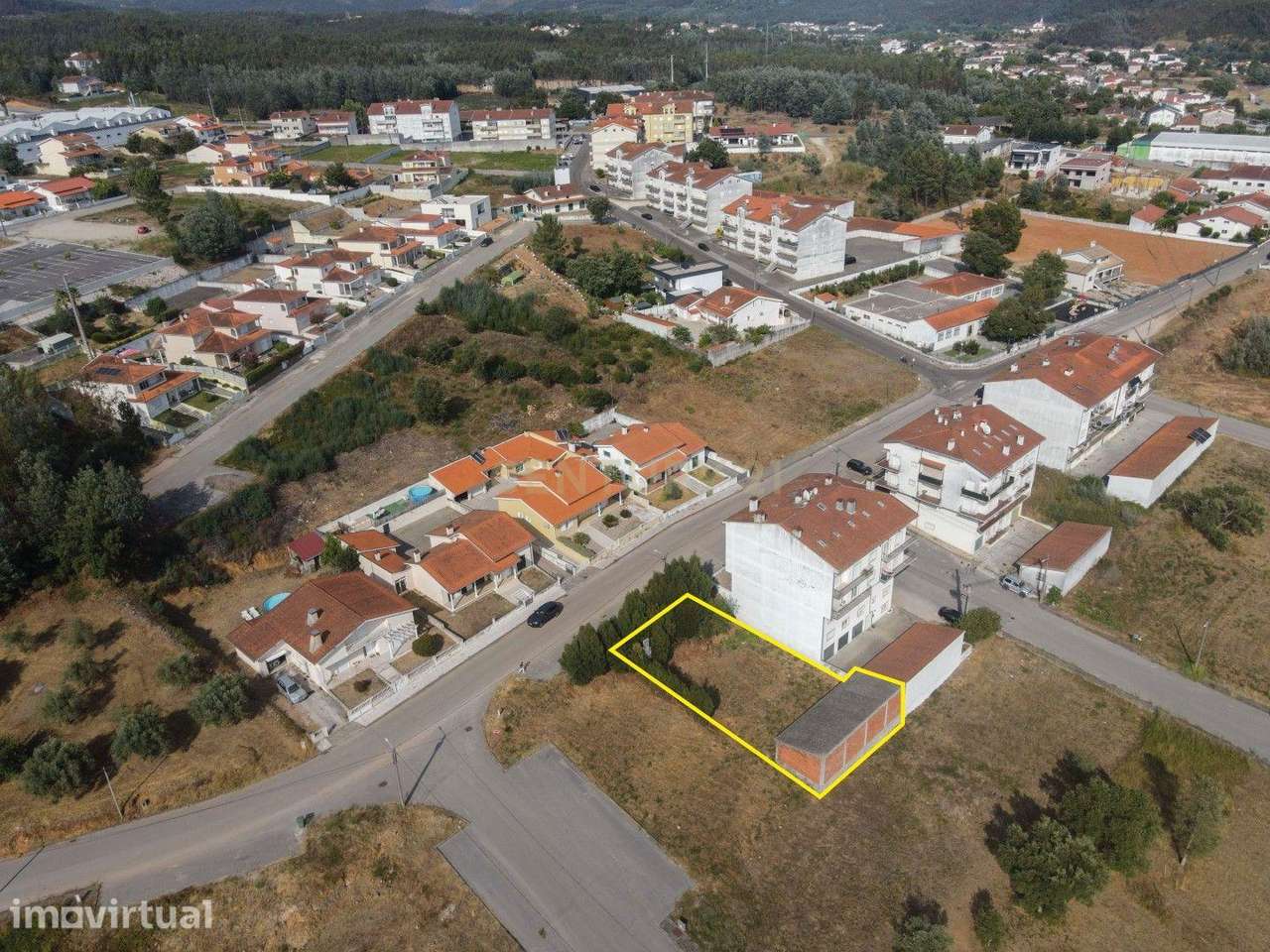 Lote - Construção de Prédio - Grande imagem: 3/6