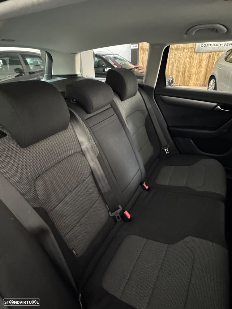 VW Passat 1.6 TDI Trendline - 15
