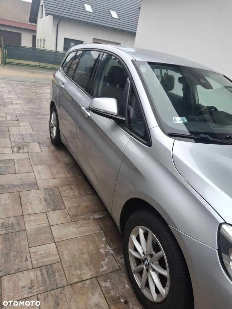 BMW Seria 2 218d - 5