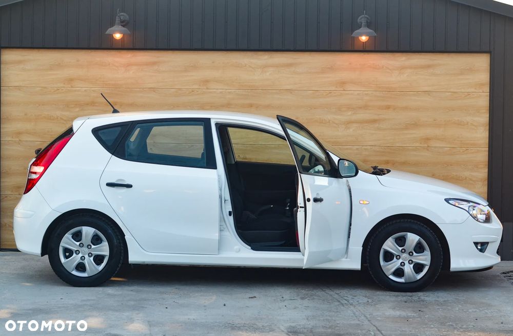 Hyundai i30 1.6 CRDi Classic EU5 - 9