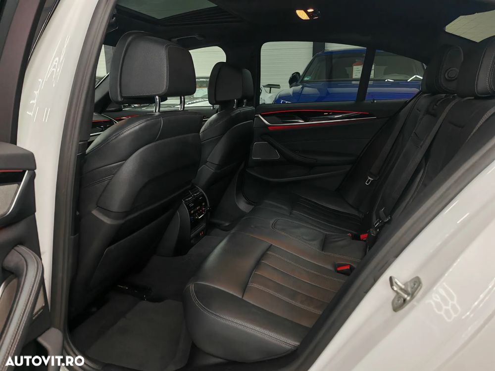 BMW Seria 5 530i AT MHEV - 14