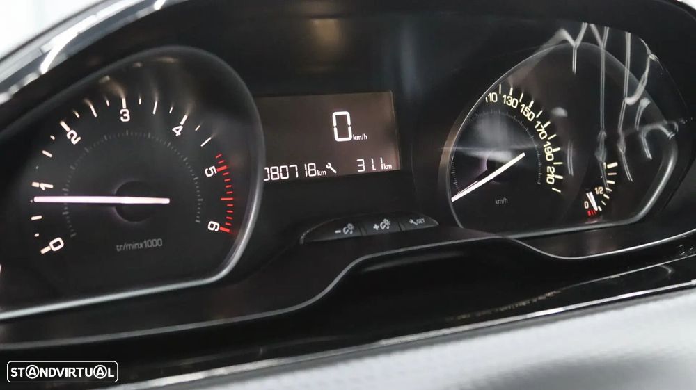 Peugeot 2008 1.5 BlueHDi Style - 21
