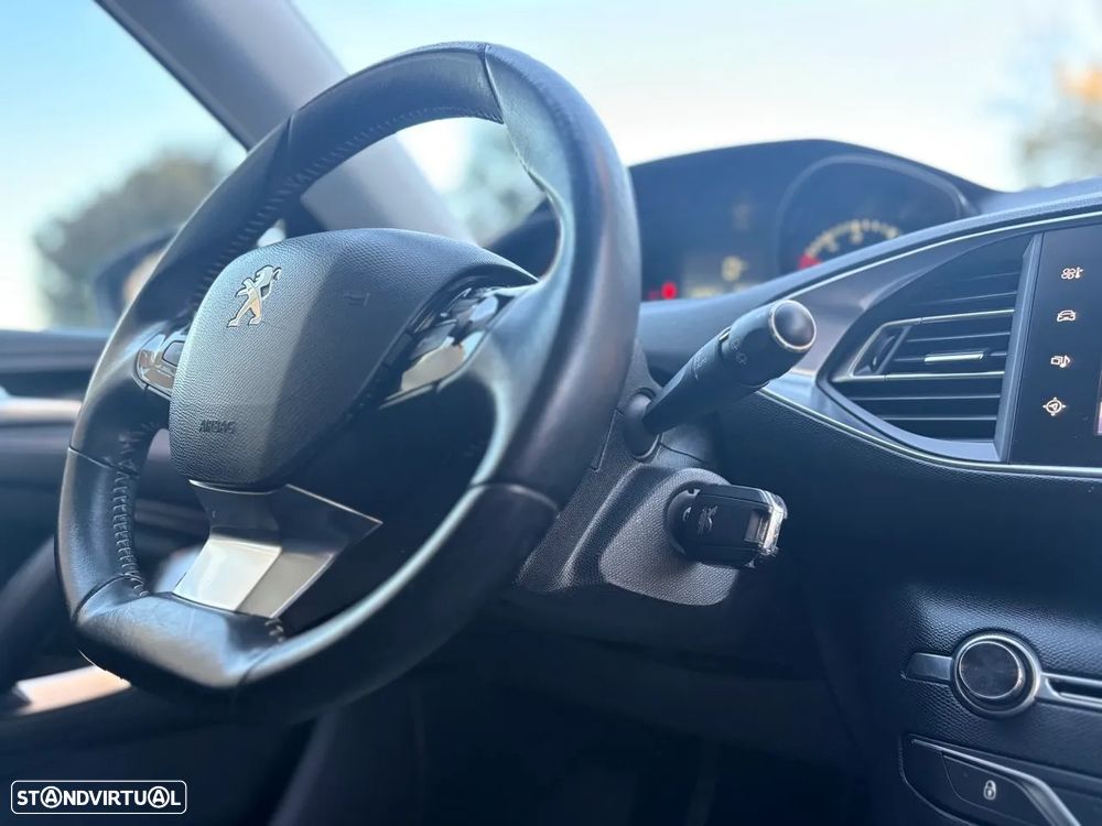 Peugeot 308 SW 1.6 BlueHDi Allure - 17