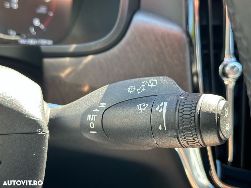 Volvo V90 D5 AWD - 23
