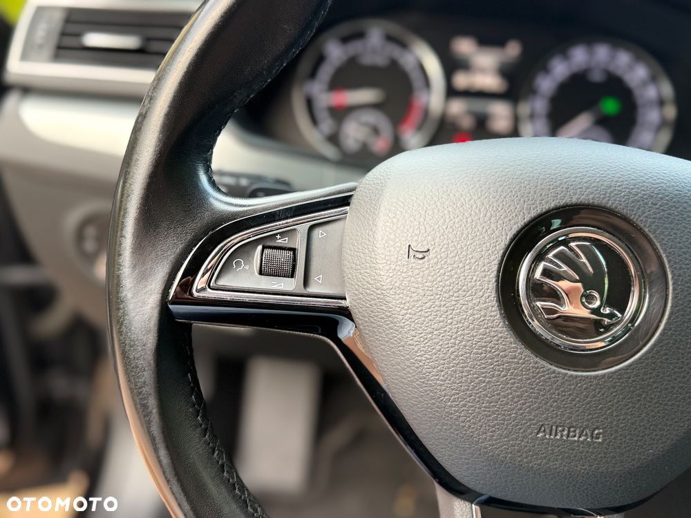 Skoda Superb 2.0 TDI DSG Ambition - 16