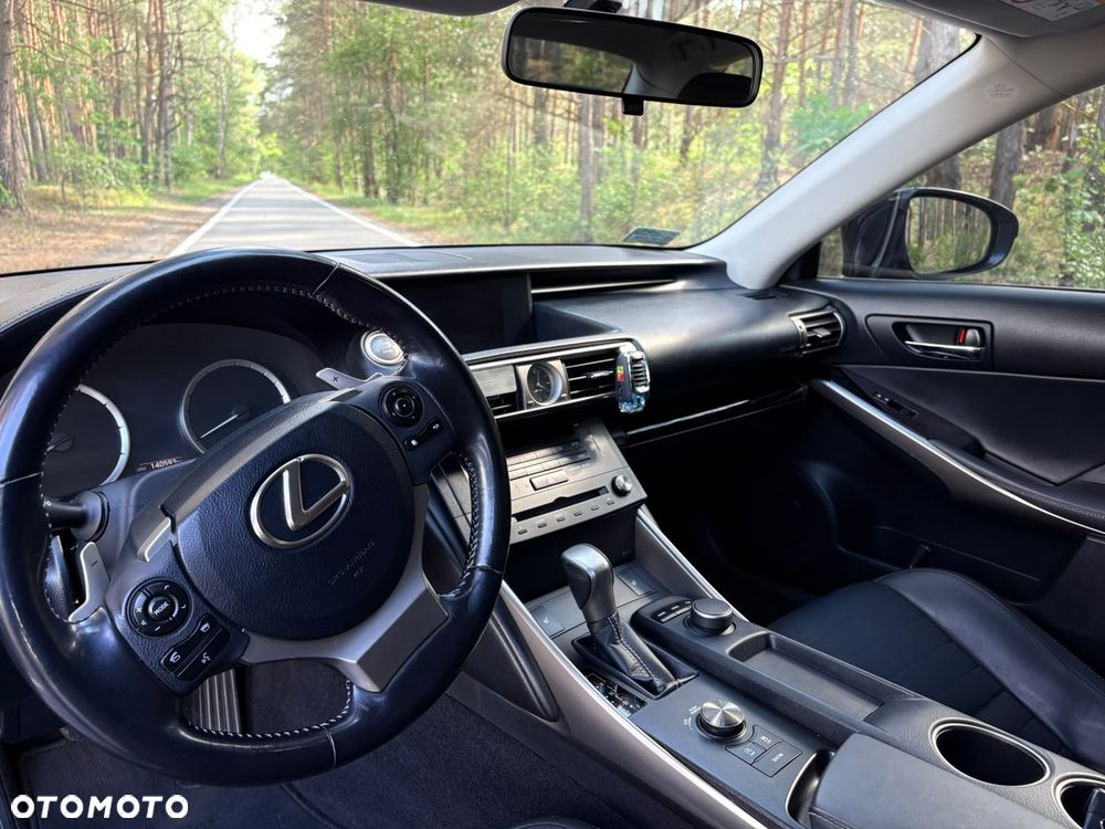 Lexus IS 200t Elite - 8