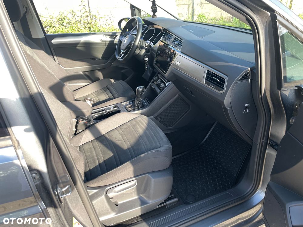 Volkswagen Touran - 5