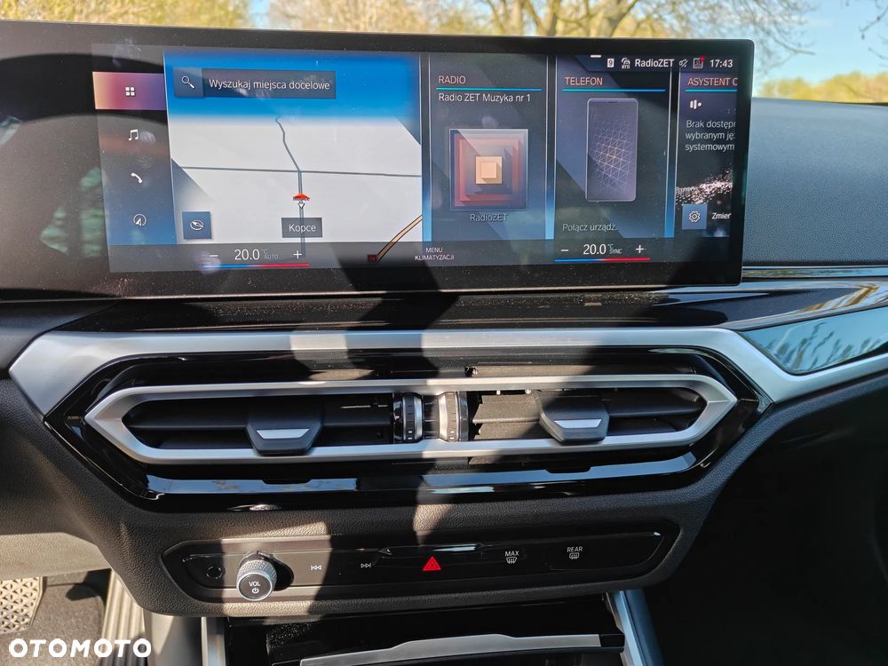 BMW Seria 3 320d xDrive mHEV - 32