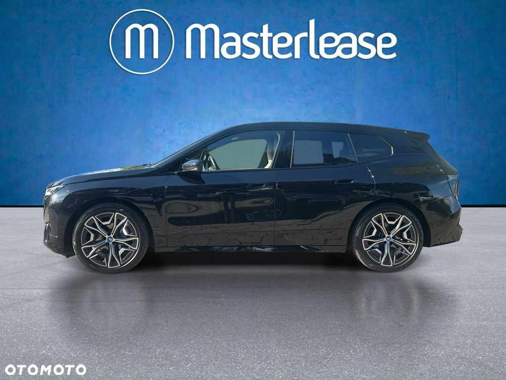 BMW iX - 8