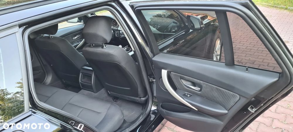 BMW Seria 3 318d - 14