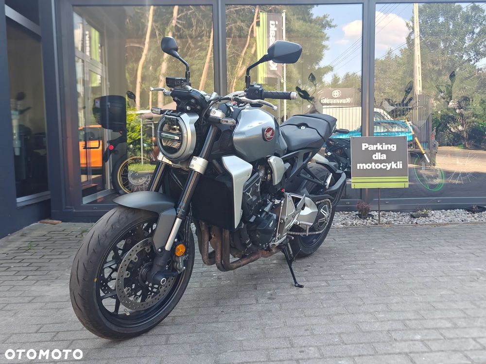 Honda CB - 1