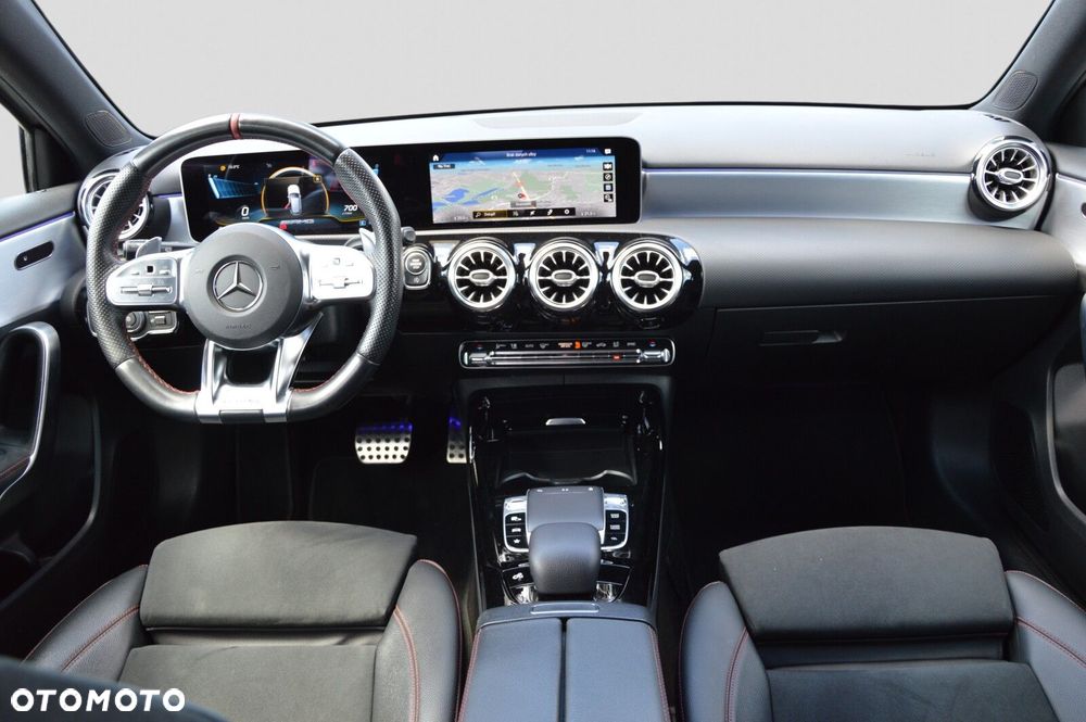 Mercedes-Benz Klasa A 35 AMG 4-Matic 8G-DCT - 23