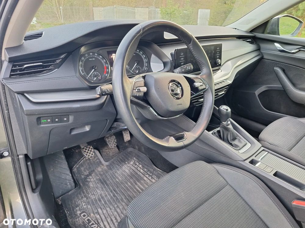 Skoda Octavia 2.0 TDI Drive Essence - 11