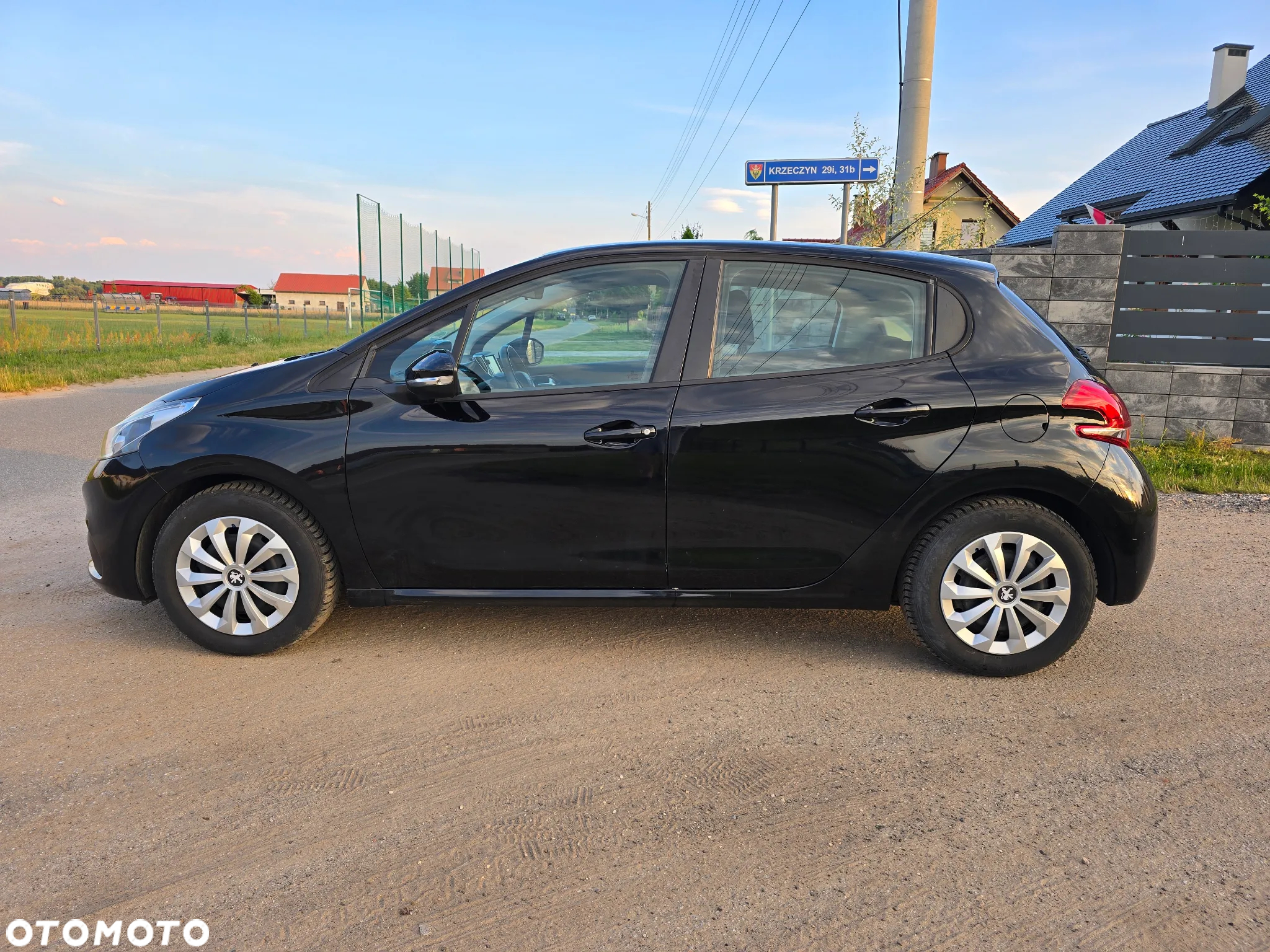 Peugeot 208 1.2 PureTech Active - 12