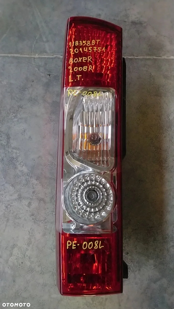 LAMPY TYŁ LEWE PRAWE PEUGEOT - 8