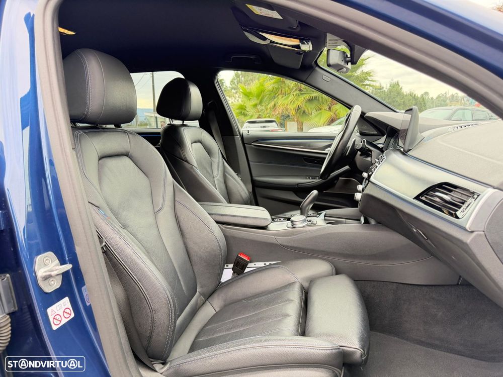 BMW 530 e Pack 50 anos M - 54