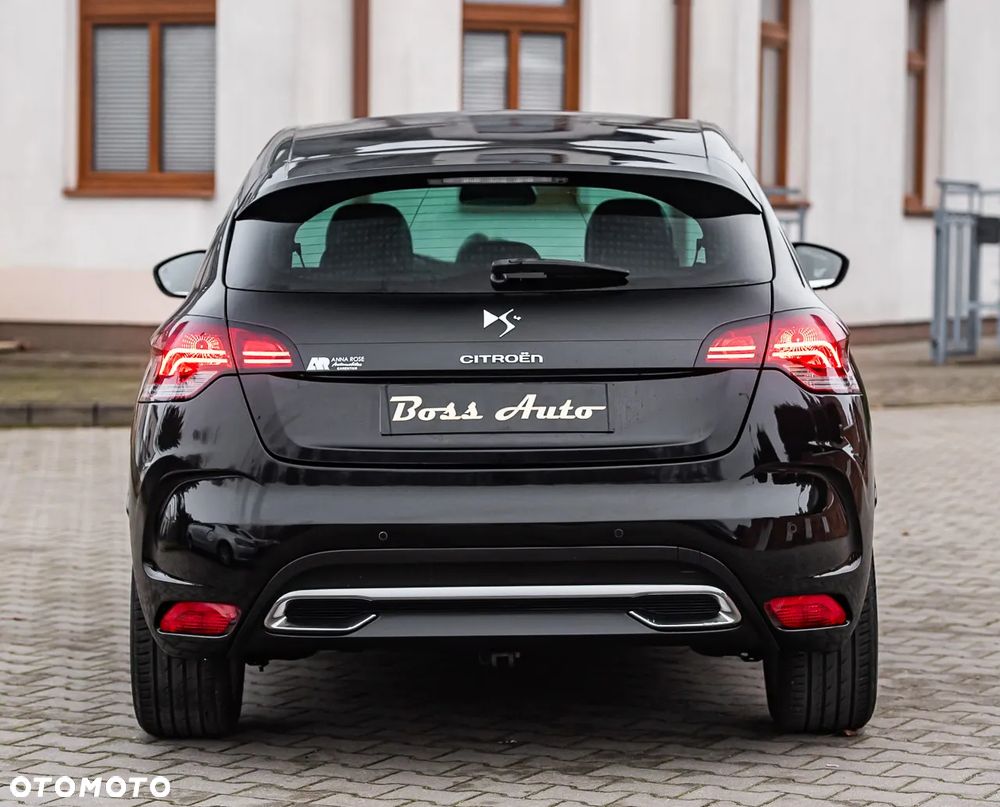 Citroën DS4 e-HDi 110 SoChic - 11