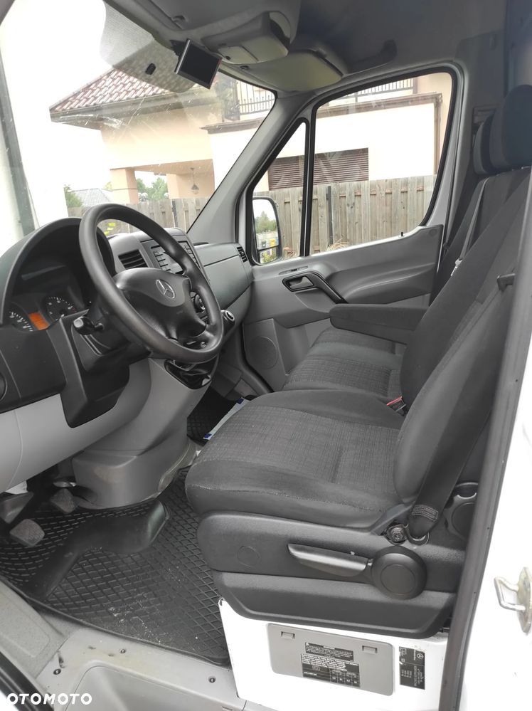 Mercedes-Benz Sprinter - 4