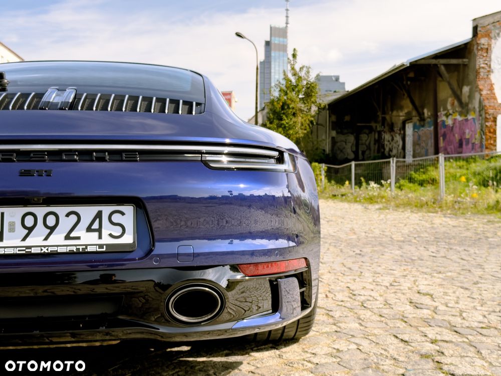 Porsche 911 Carrera 4S - 12