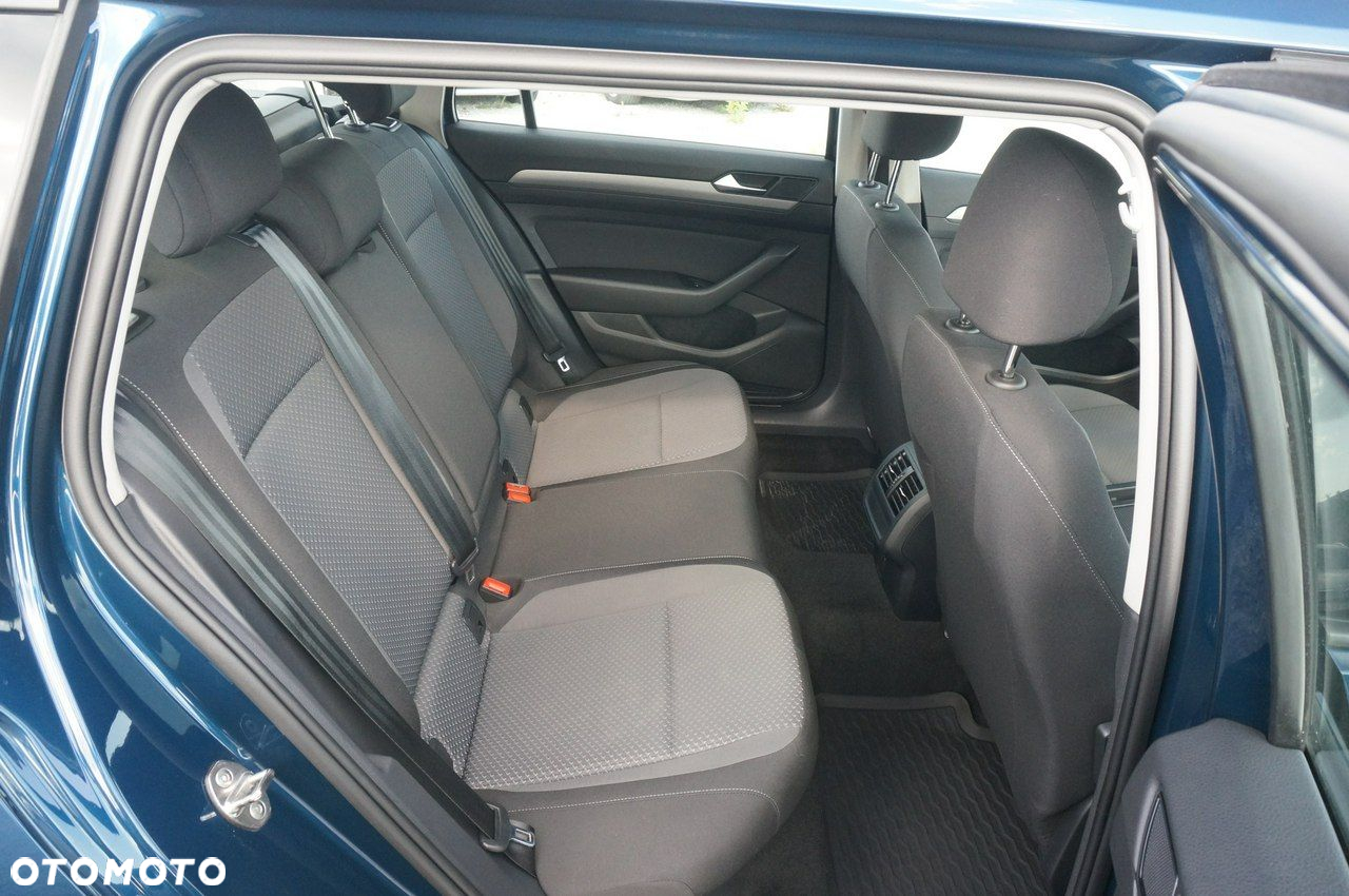 Volkswagen Passat 2.0 TDI EVO Essence - 32