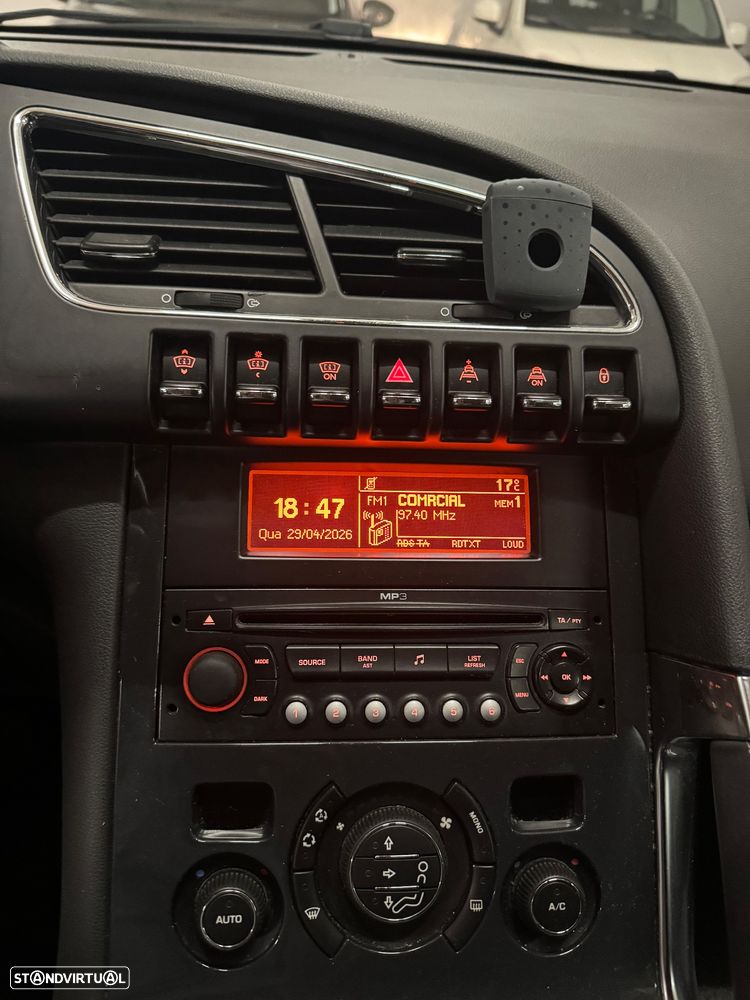 Peugeot 3008 1.6 HDi Sport 130g - 32