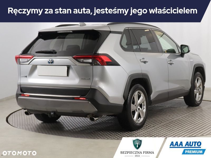Toyota RAV4 - 6