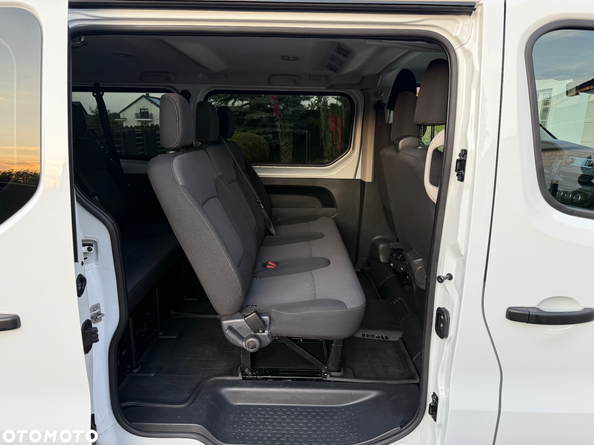 Renault Trafic 2.0 dCi L2H1 HD Extra (bryg.) - 21